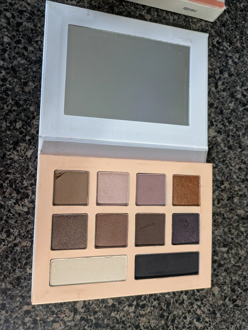 Honest Beauty Get It Together Eyeshadow Pallet With Mirror 10 Shades Smokey Eye - Picture 3 of 3